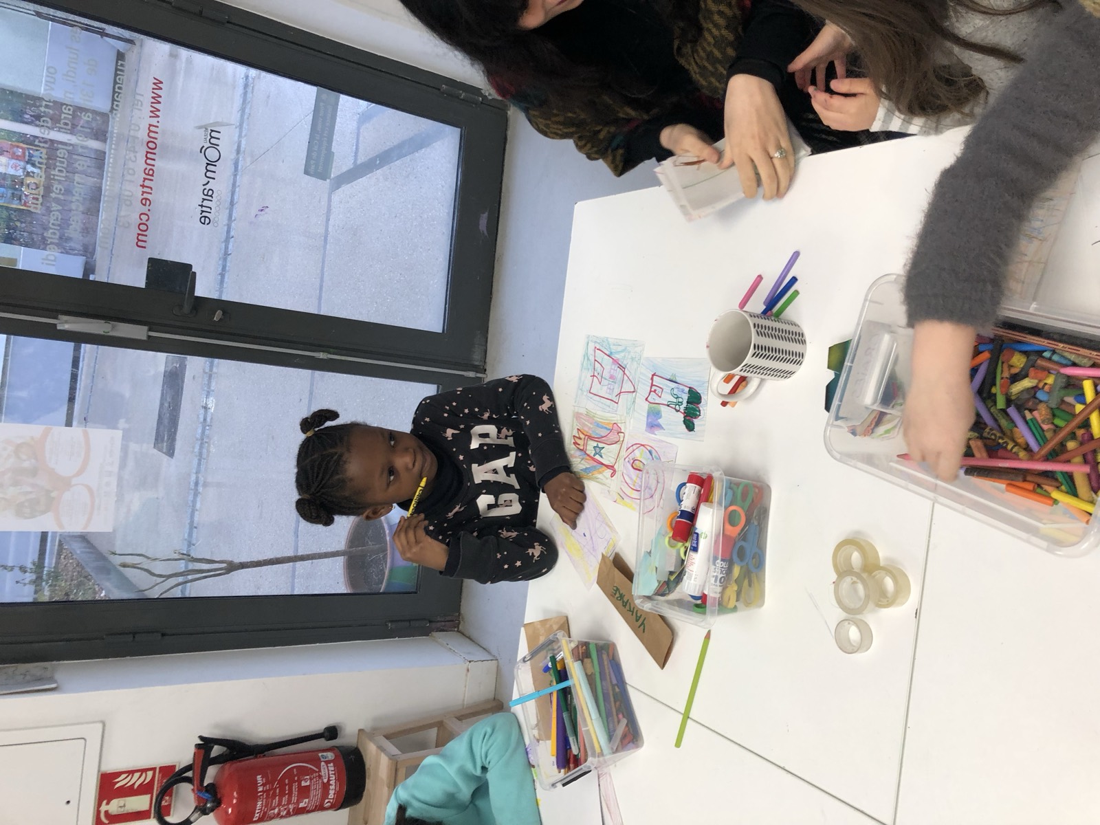 Le matériel d'un atelier posé sur la table